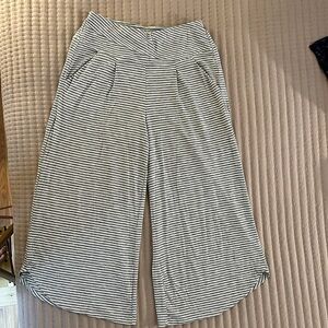 Democracy Gaucho Style Pants